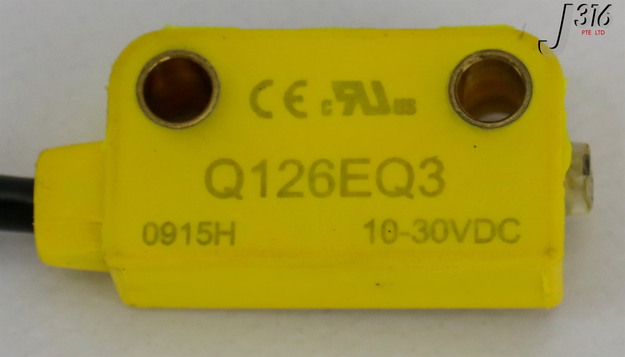 【P】 17543 BANNER MINIATURE SELF-CONTAINED SENSOR, 74192 (NEW IN OPEN
